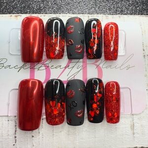 Ready to Ship – Handmade Valentine’s Press-On Nails (Medium Square, Size M) ❤️🖤
